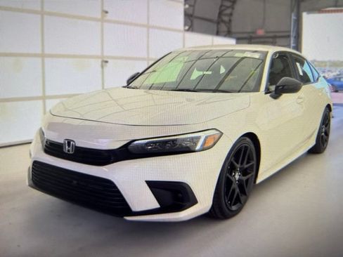 Used 2023 Honda Civic Sport image 2