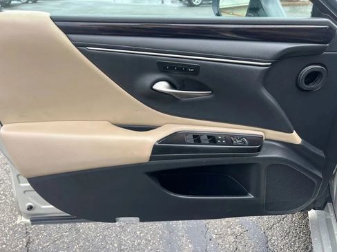 Used 2020 Lexus ES 350 w/ Premium Package FWD image 28