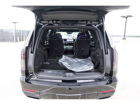Certified 2025 Cadillac Escalade Sport Platinum w/ LPO, ONYX Package AWD/4WD image 30