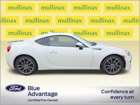Used 2017 Subaru BRZ Limited RWD image 2