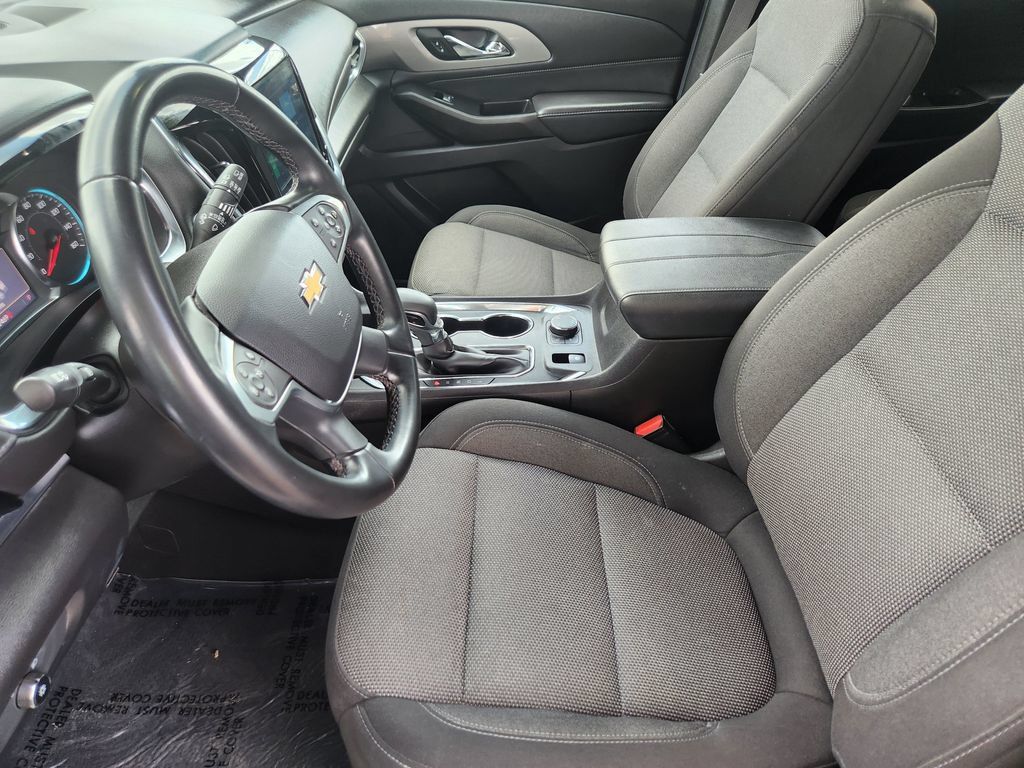 Used 2023 Chevrolet Traverse LT AWD/4WD image 4