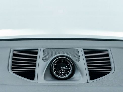 New 2026 Porsche Macan image 16