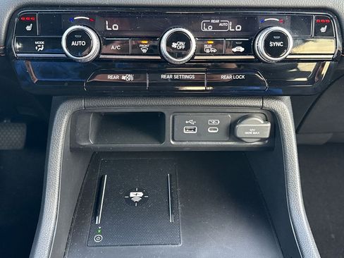 Used 2023 Honda Pilot TrailSport image 34