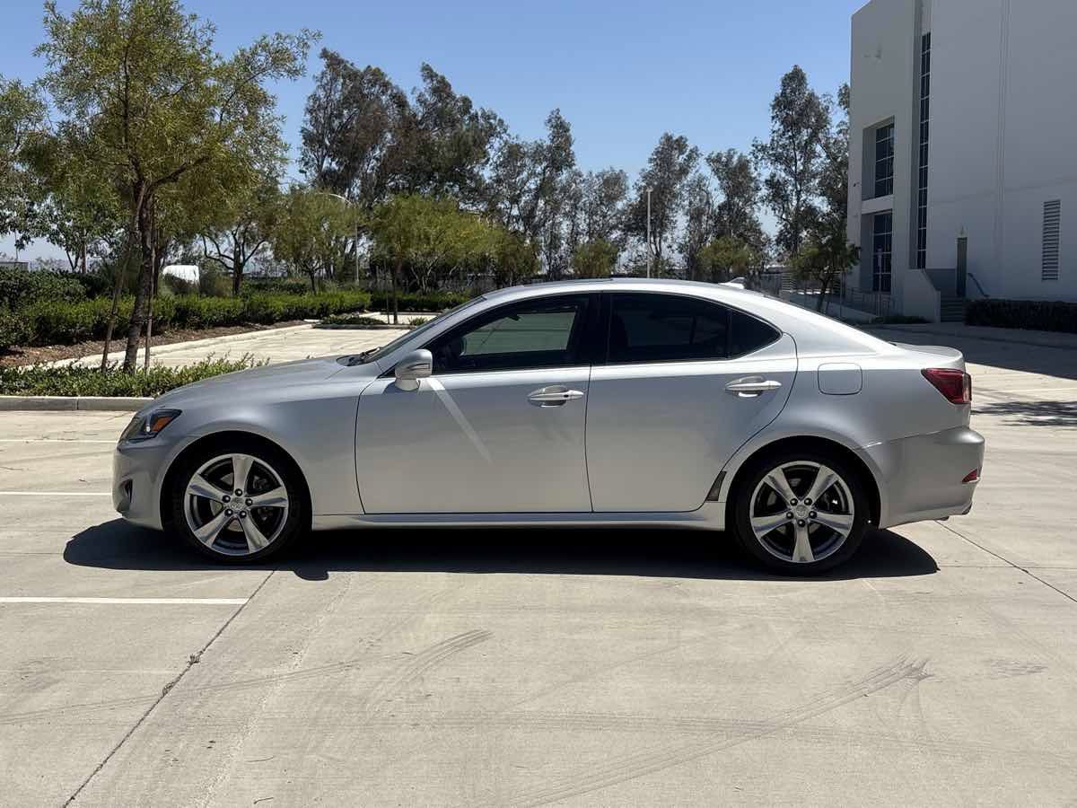 Used 2011 Lexus IS 250 w/ Premium Pkg Value Edition RWD image 6