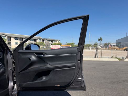 Used 2023 Toyota Camry XSE image 14