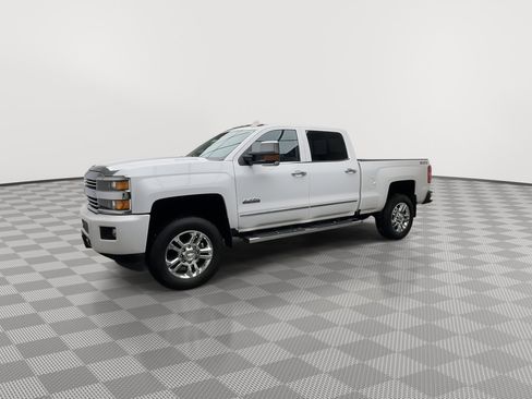 Used 2016 Chevrolet Silverado 2500 High Country w/ Duramax Plus Package image 39