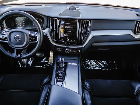 Used 2018 Volvo XC60 T8 R-Design w/ Convenience Package image 14