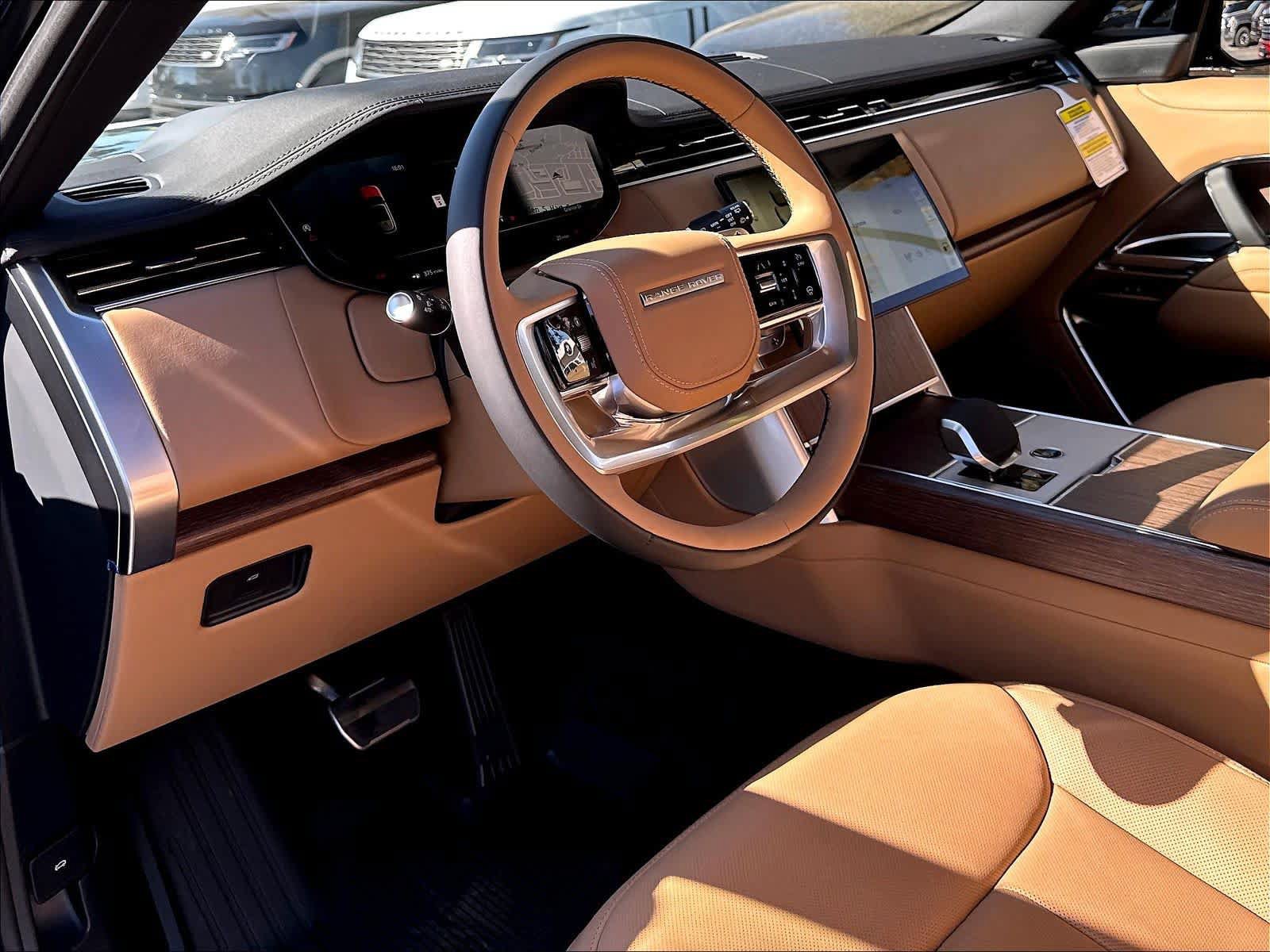 New 2026 Land Rover Range Rover Long Wheelbase SE AWD/4WD image 8