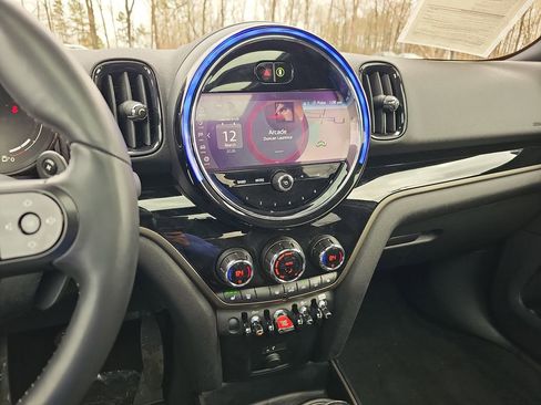 Used 2022 MINI Cooper Countryman S w/ Premium Package image 26