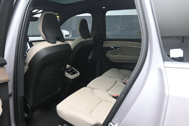 Used 2026 Volvo XC90 B6 Plus w/ Protection Package Premier AWD/4WD image 22