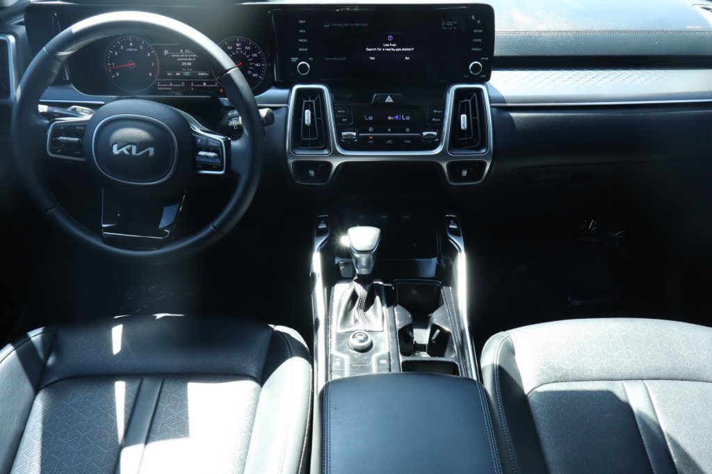Used 2022 Kia Sorento S FWD image 25