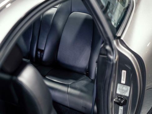 Used 2003 Aston Martin Vanquish RWD image 23