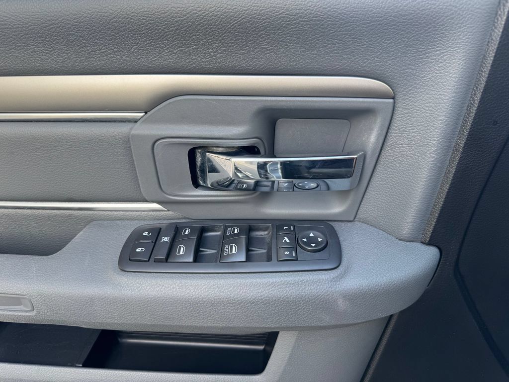 Used 2019 RAM 1500 Big Horn AWD/4WD image 17