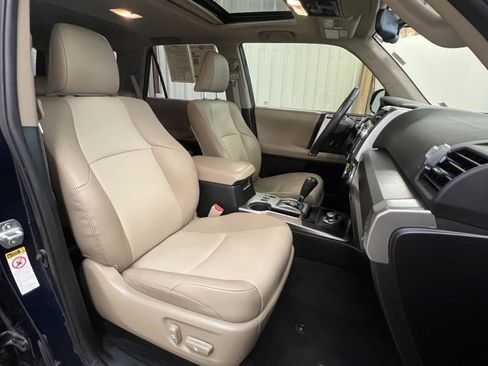 Used 2019 Toyota 4Runner SR5 Premium image 5