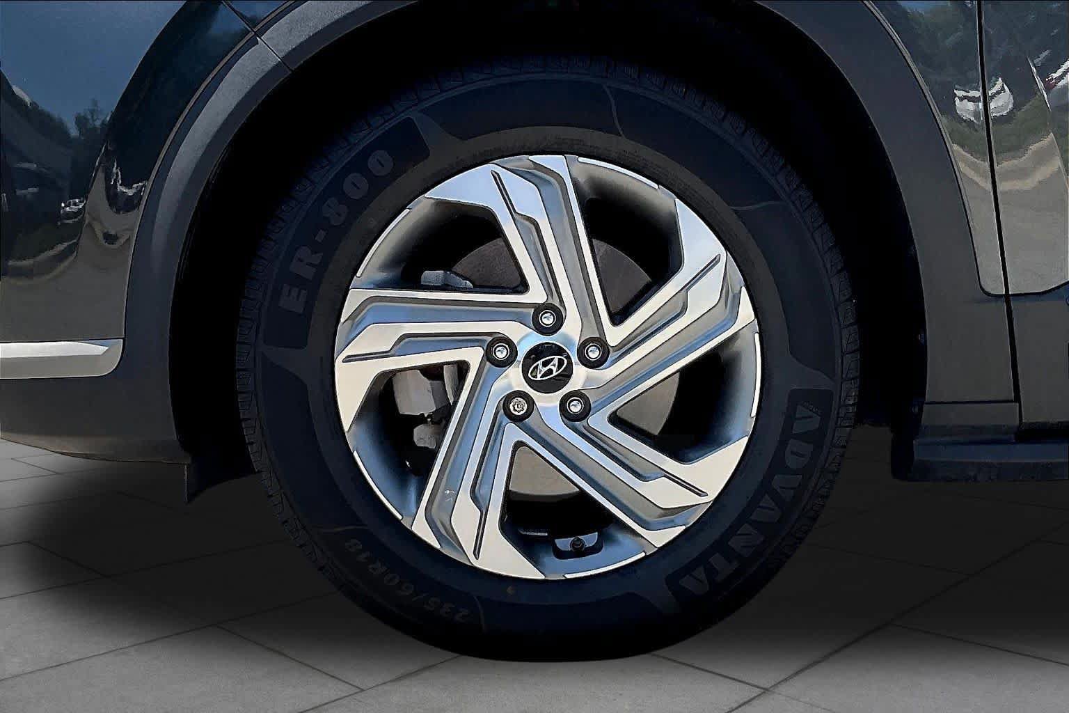 Used 2023 Hyundai Santa Fe SEL w/ Cargo Package FWD image 11