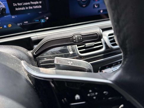 Used 2024 Mercedes-Benz GLS 450 4MATIC image 21