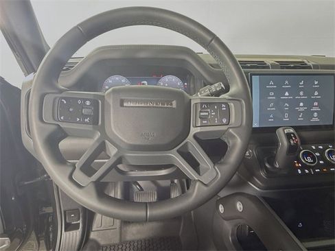 Used 2025 Land Rover Defender 110 S image 12