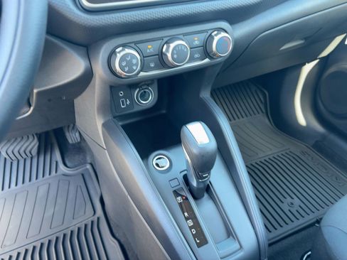 New 2025 Nissan Kicks Play S image 18