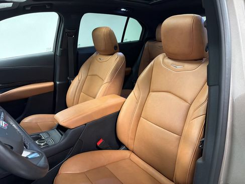Used 2023 Cadillac XT4 Premium Luxury FWD image 24