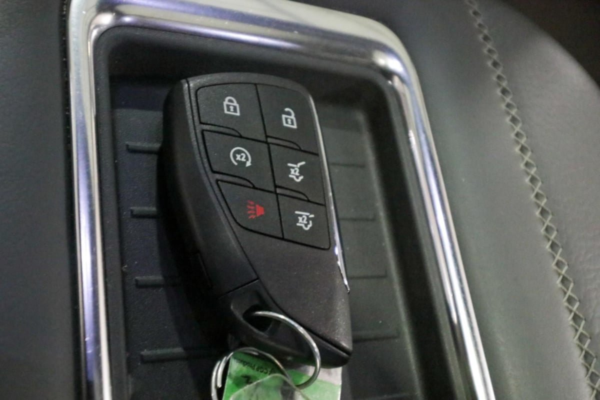 Used 2024 GMC Yukon XL Denali w/ Advanced Technology Package AWD/4WD image 15
