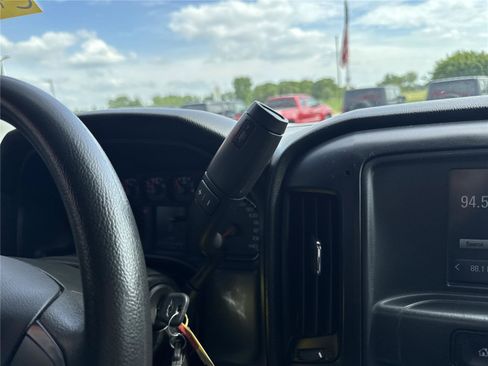 Used 2017 Chevrolet Silverado 1500 W/T w/ Trailering Package AWD/4WD image 18