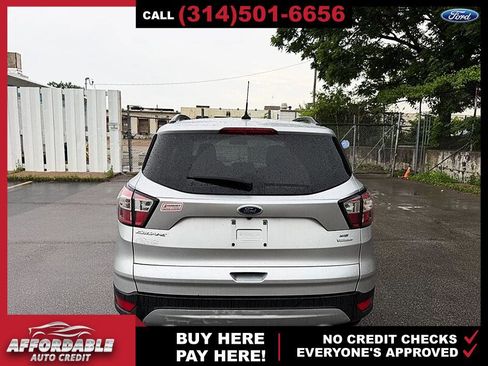 Used 2018 Ford Escape SE w/ SE Sync 3 Package FWD image 4