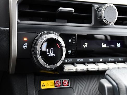 Used 2024 Toyota Tacoma TRD Off-Road w/ TRD Off Road Premium Package image 24