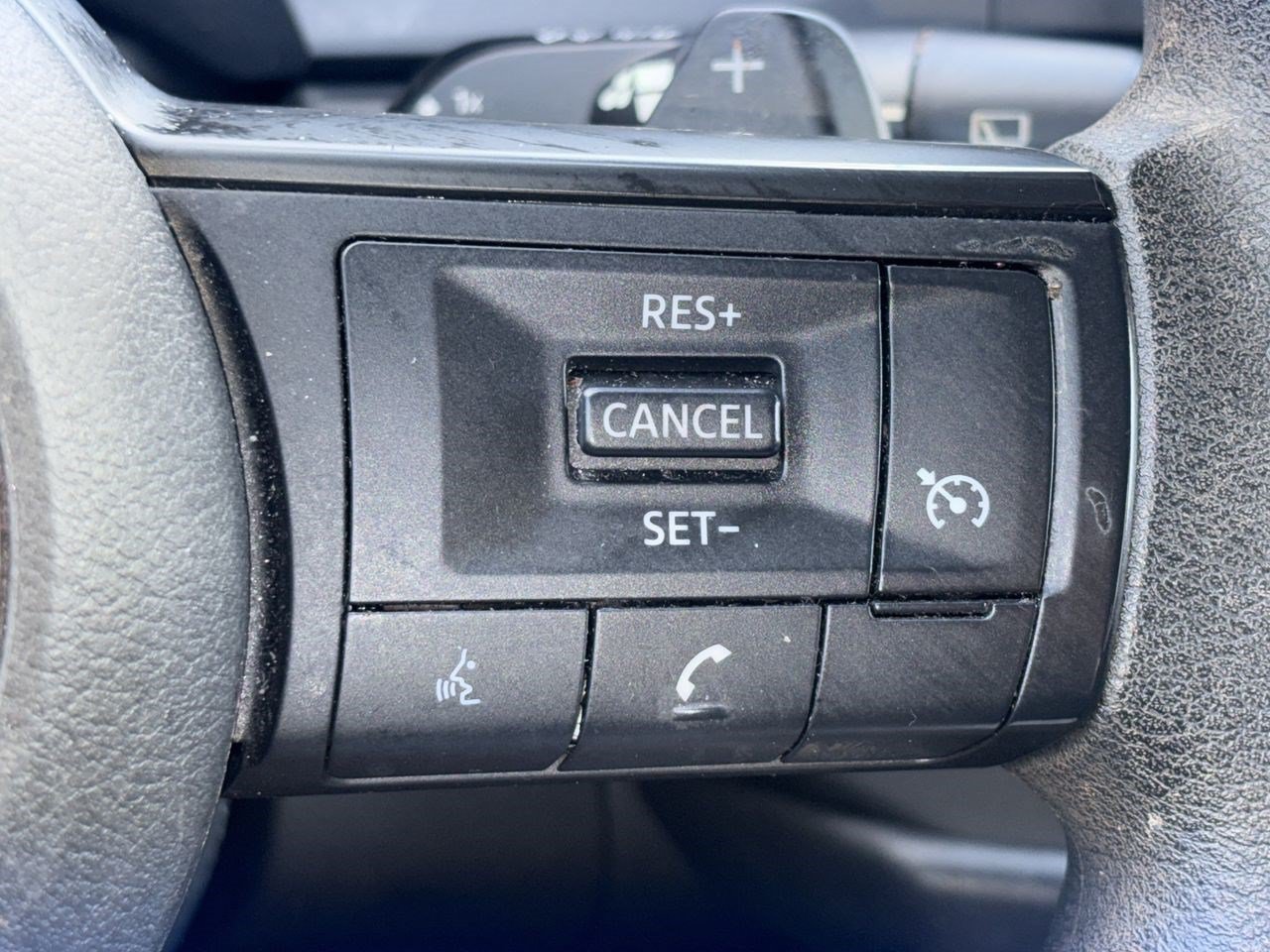 Used 2023 Nissan Pathfinder S FWD image 14