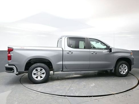 Used 2025 Chevrolet Silverado 1500 LT image 2