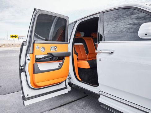 Used 2025 Rolls-Royce Cullinan AWD/4WD image 35