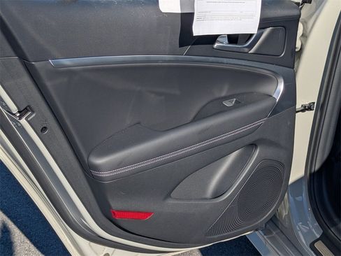 Used 2025 Genesis G70 2.5T image 18