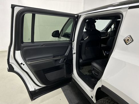 Used 2023 Rivian R1S Adventure AWD/4WD image 17