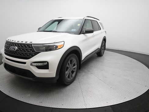 Used 2021 Ford Explorer XLT w/ XLT Sport Appearance Package image 36