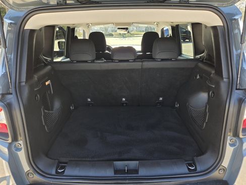 Used 2018 Jeep Renegade Latitude image 29