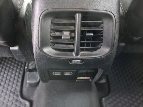 Used 2021 Jeep Cherokee Trailhawk w/ Comfort/Convenience Group image 38