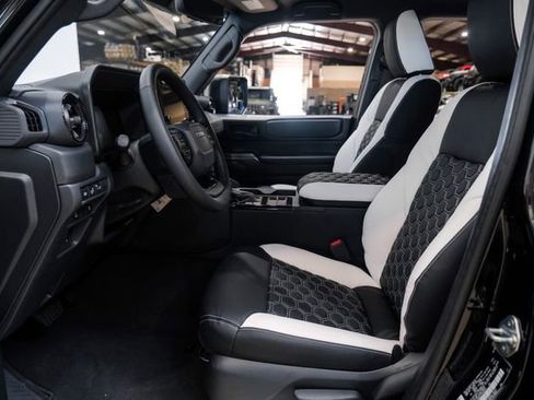 Used 2025 Toyota Land Cruiser image 4