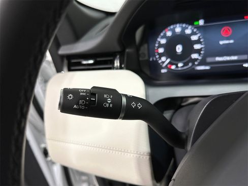 Used 2025 Land Rover Discovery Sport Dynamic SE image 19