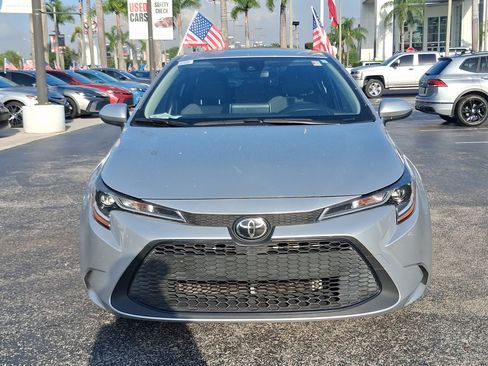 Used 2021 Toyota Corolla LE FWD image 4