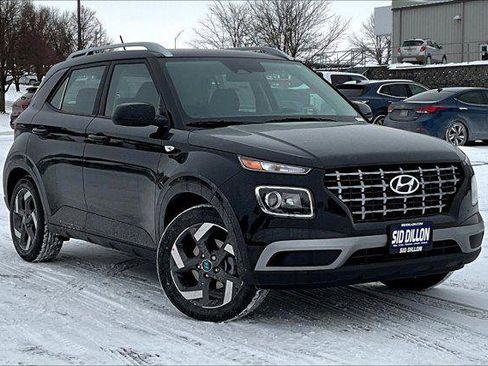 New 2025 Hyundai Venue SEL image 2