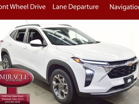 Used 2025 Chevrolet Trax LT w/ LT Convenience Package FWD image 1