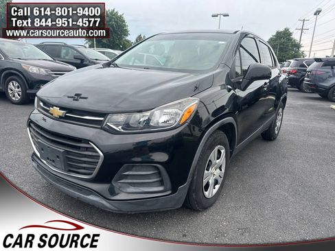 Used 2018 Chevrolet Trax LS w/ Fleet Convenience Package FWD image 2