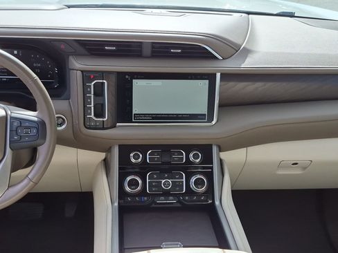 Used 2022 GMC Yukon Denali AWD/4WD image 29