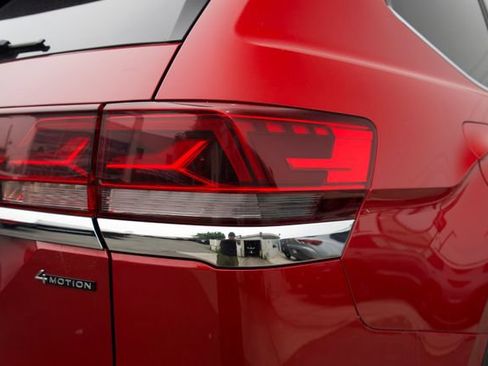Used 2024 Volkswagen Atlas SE w/ Panoramic Sunroof Package AWD/4WD image 12