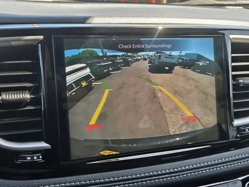 New 2027 Chrysler Pacifica Limited FWD image 11