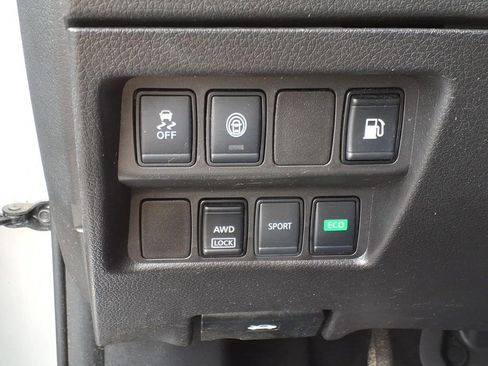 Used 2020 Nissan Rogue S image 13