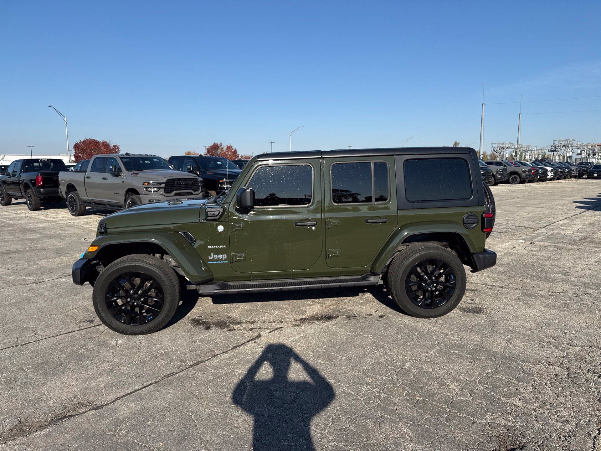 Used 2023 Jeep Wrangler Unlimited Sahara w/ Cold Weather Group AWD/4WD image 9