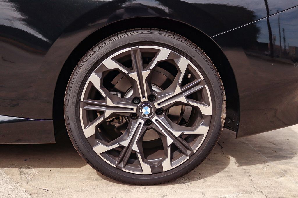 Used 2025 BMW 230i Coupe w/ Premium Package RWD image 12