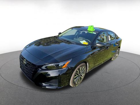 Used 2026 Nissan Altima 2.5 SV FWD image 3