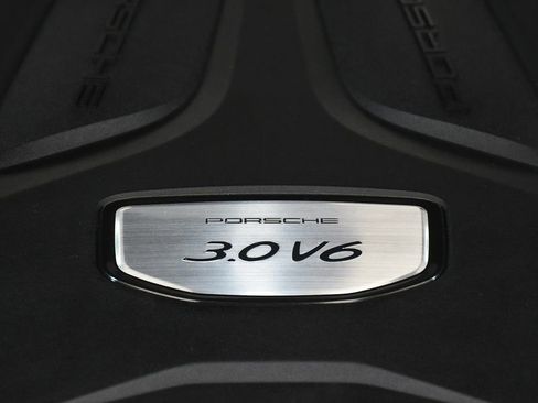 Used 2022 Porsche Cayenne Coupe image 68