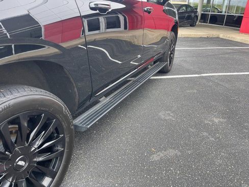 Used 2022 Cadillac Escalade ESV Sport Platinum image 9